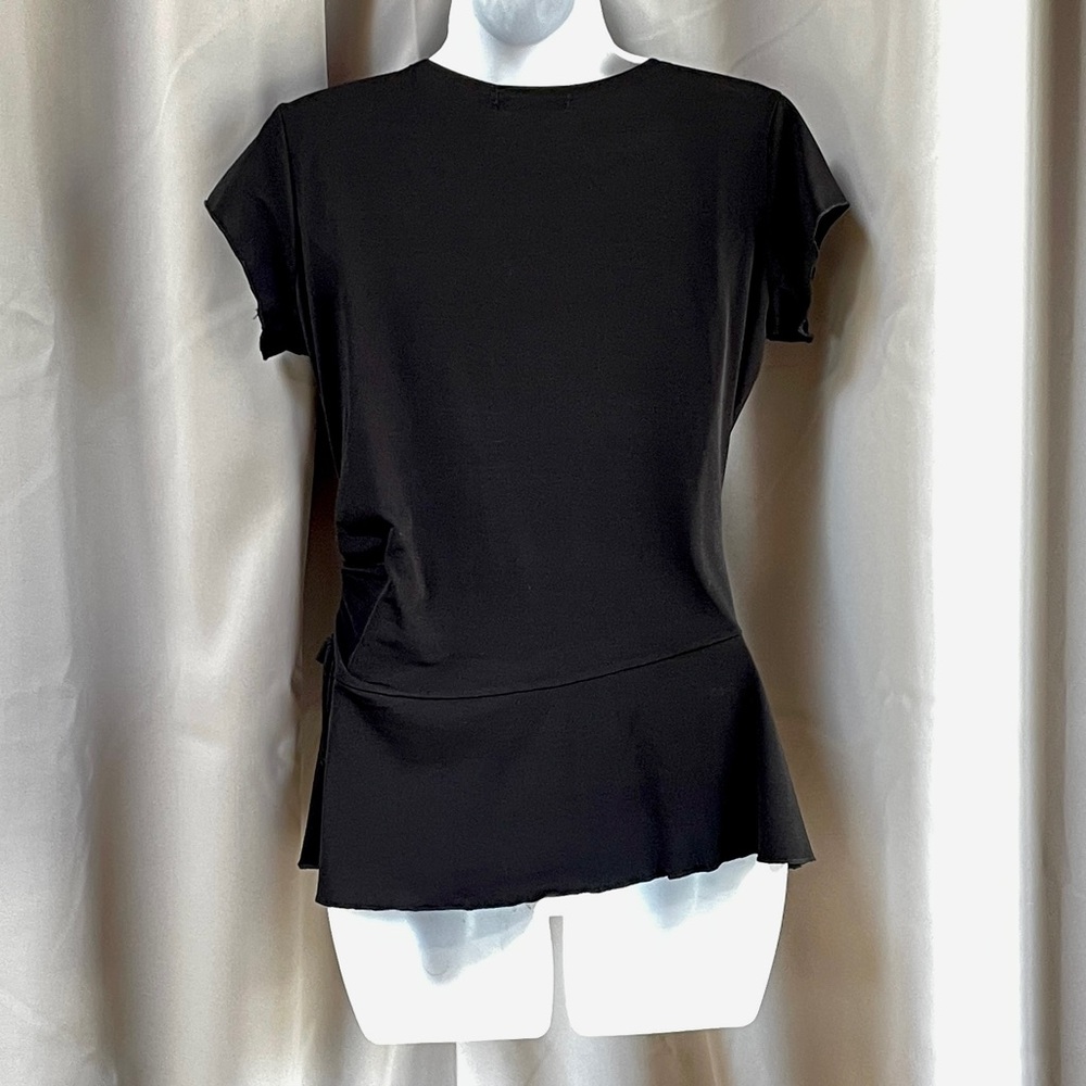 NWT Roz & Ali faux wrap top with side shirring, cap sleeves and peplum - Picture 2 of 8